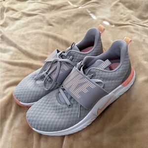 Nike Renew In Season TR 9 Women's Atmosphere. Gray and Pink Athletic Shoes 8